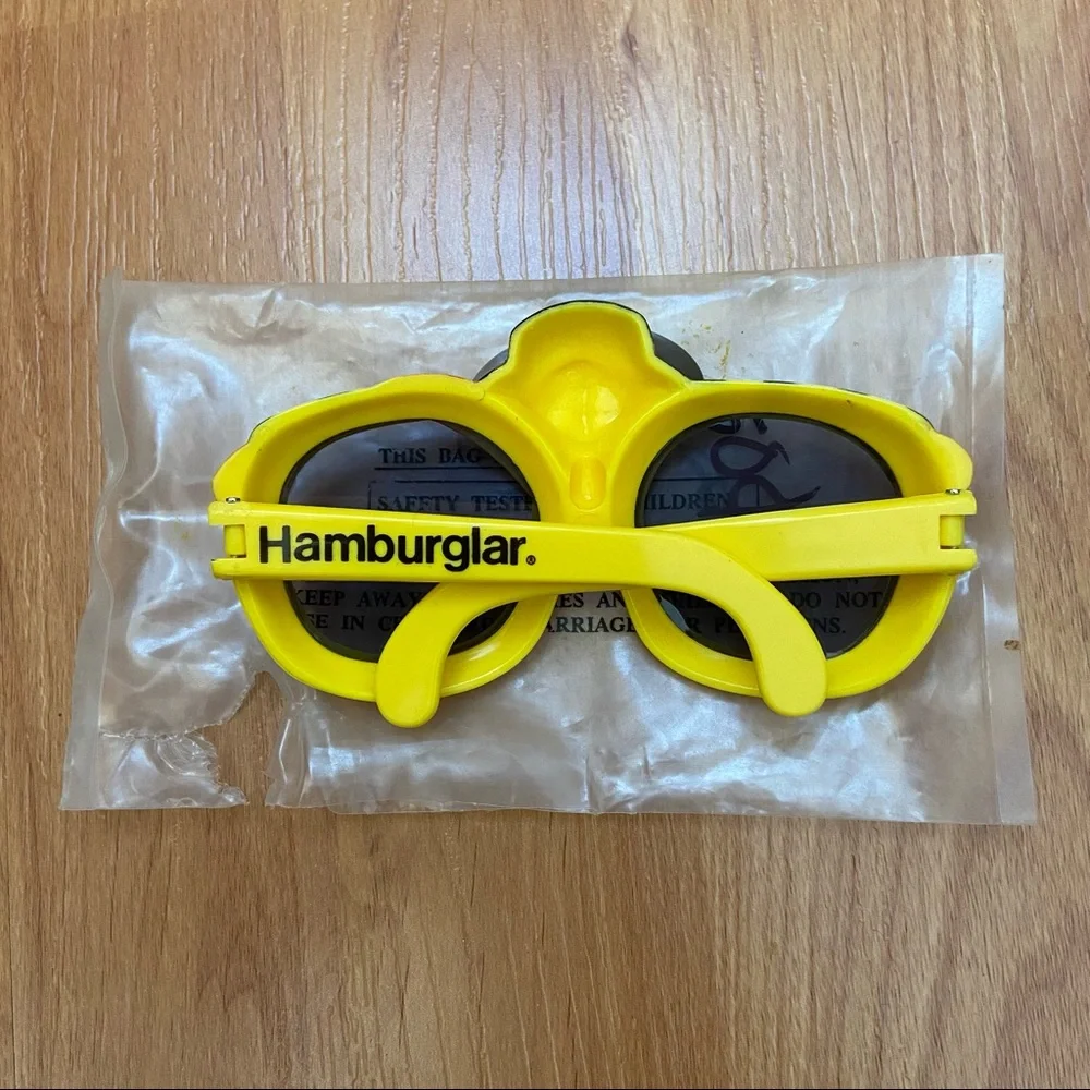NWT Vintage McDonald’s Hamburglar Kids Sunglasses